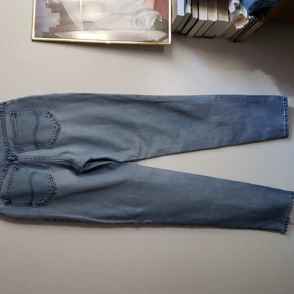 VINTAGE LEE HIGH RISE JEAN'S - Picture 6 of 10